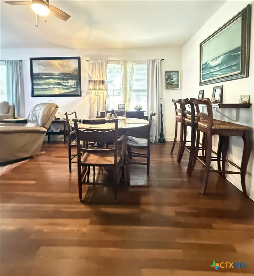 406 E Tres Palacios Avenue Palacios, TX 77465