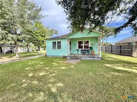 406 E Tres Palacios Avenue