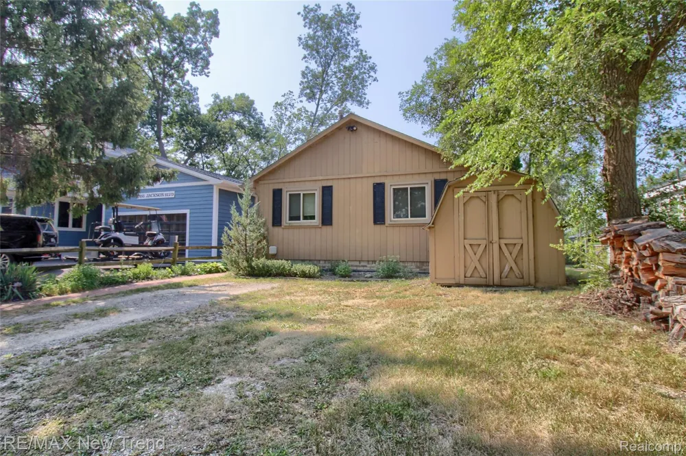 2475 Jackson Boulevard Highland Charter Township, MI 48356