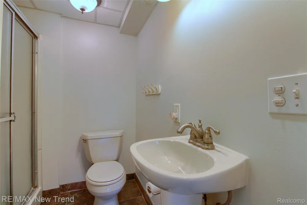 2475 Jackson Boulevard Highland Charter Township, MI 48356
