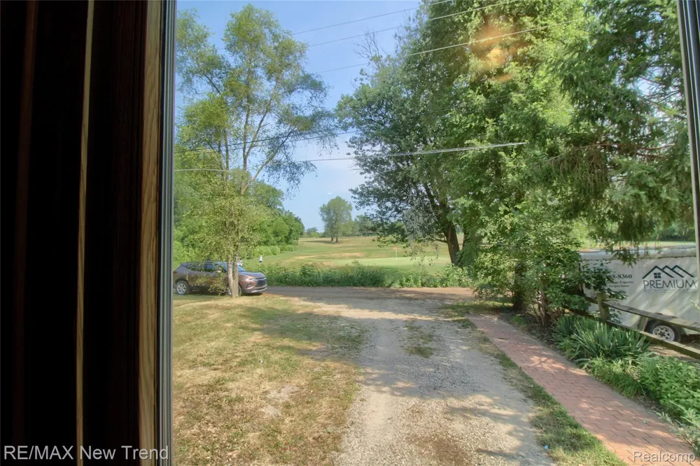 2475 Jackson Boulevard Highland Charter Township, MI 48356