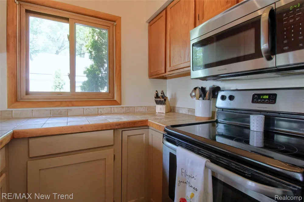 2475 Jackson Boulevard Highland Charter Township, MI 48356