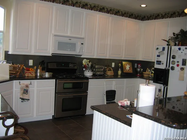 8206 Piney Wood Run San Antonio, TX 78255