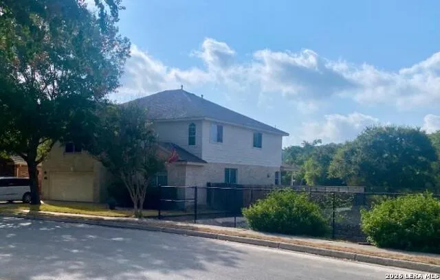 8206 Piney Wood Run San Antonio, TX 78255