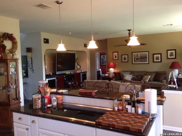 8206 Piney Wood Run San Antonio, TX 78255