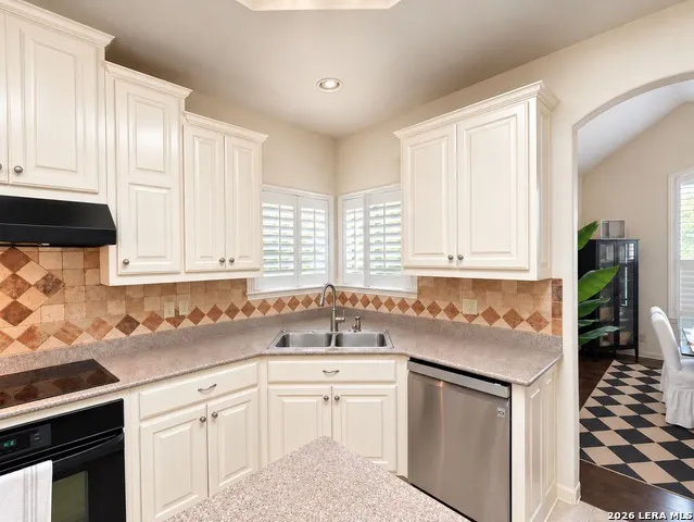26017 LEWIS RANCH RD New Braunfels, TX 78132