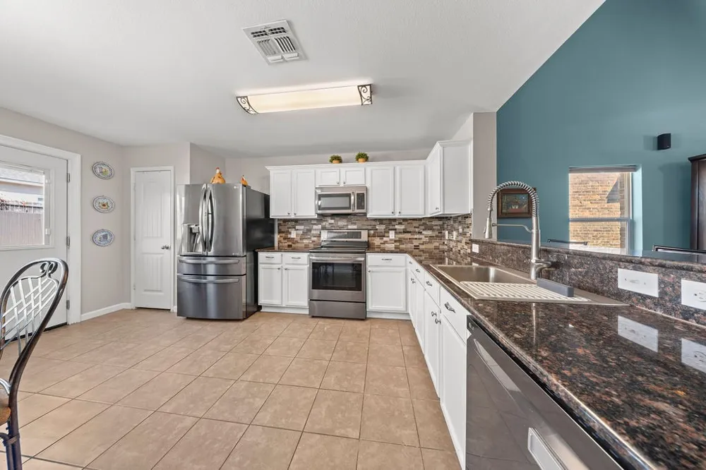 2102 Meadow View Drive Princeton, TX 75407