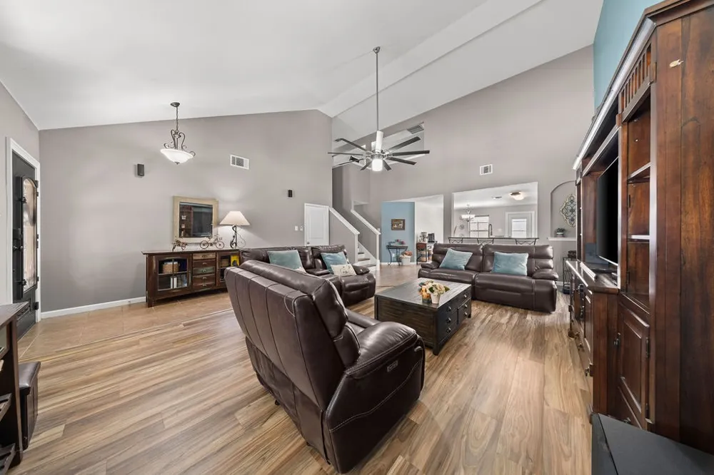2102 Meadow View Drive Princeton, TX 75407