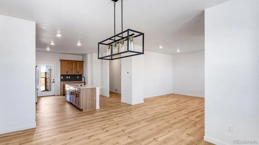 697 Ukraine Street Aurora, CO 80018