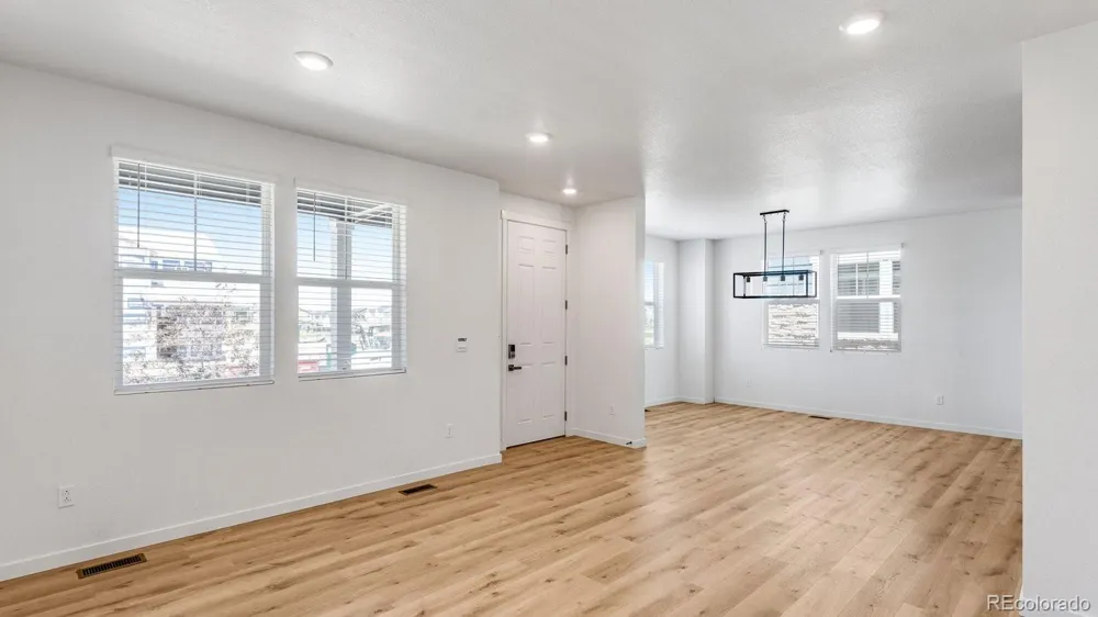 697 Ukraine Street Aurora, CO 80018
