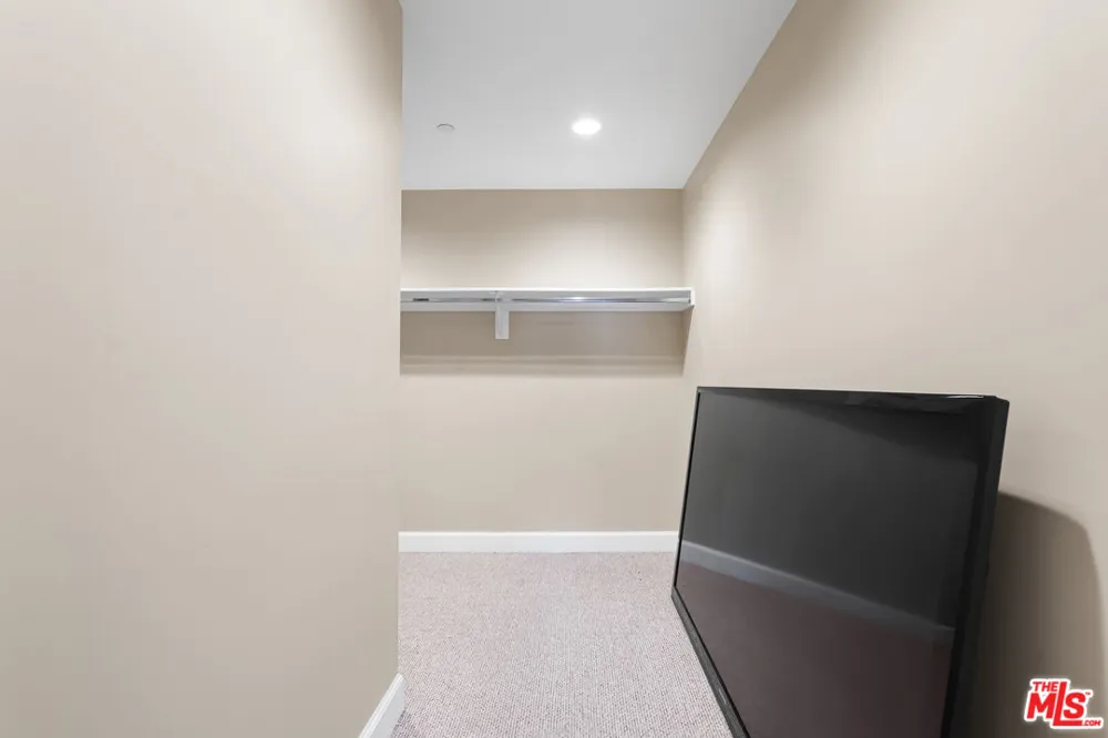 900 W Olympic Boulevard Los Angeles, CA 90015