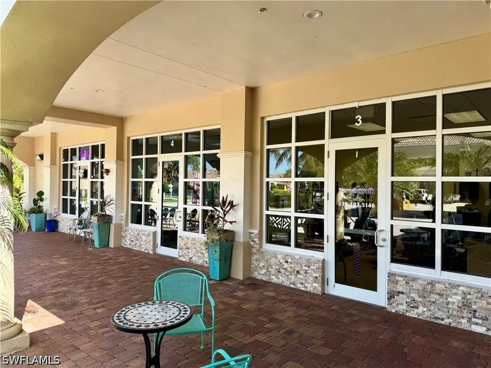 Genova Court Naples, FL 34114
