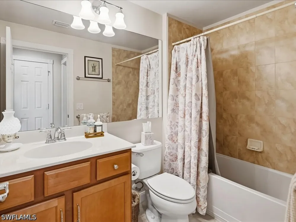 Genova Court Naples, FL 34114