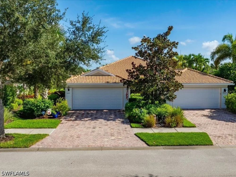 Genova Court Naples, FL 34114