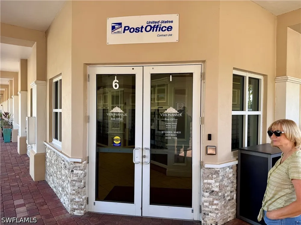 Genova Court Naples, FL 34114
