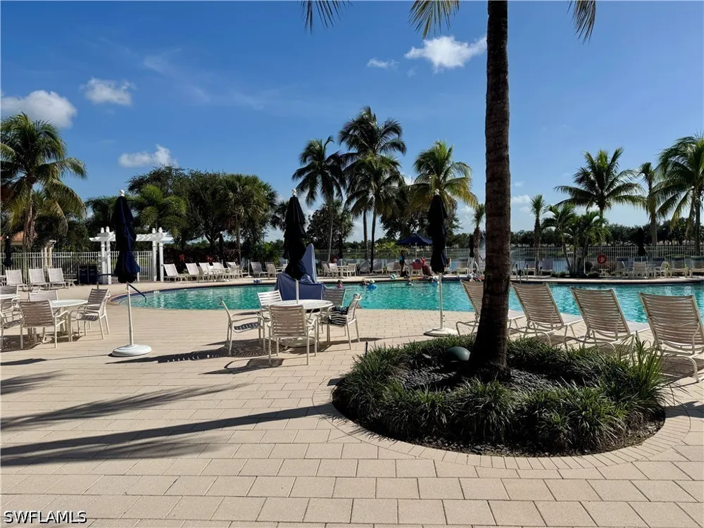 Genova Court Naples, FL 34114