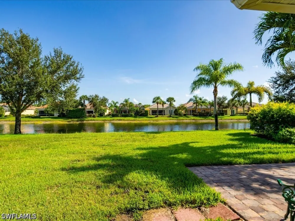 Genova Court Naples, FL 34114