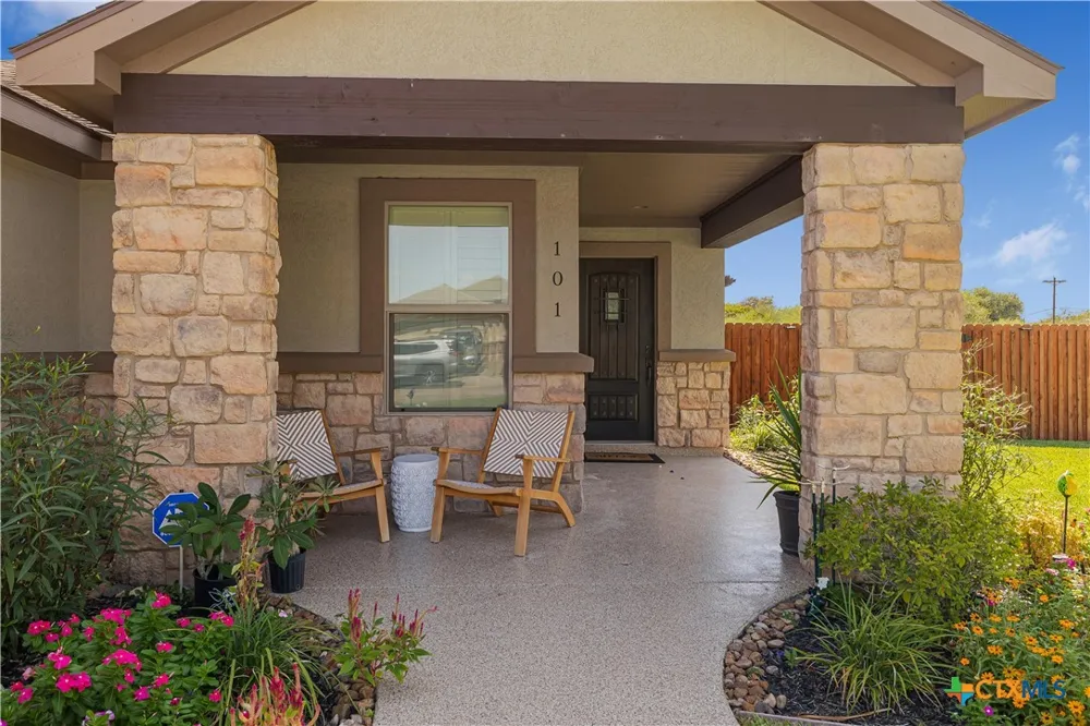 101 Gabbiano Court Victoria, TX 77904
