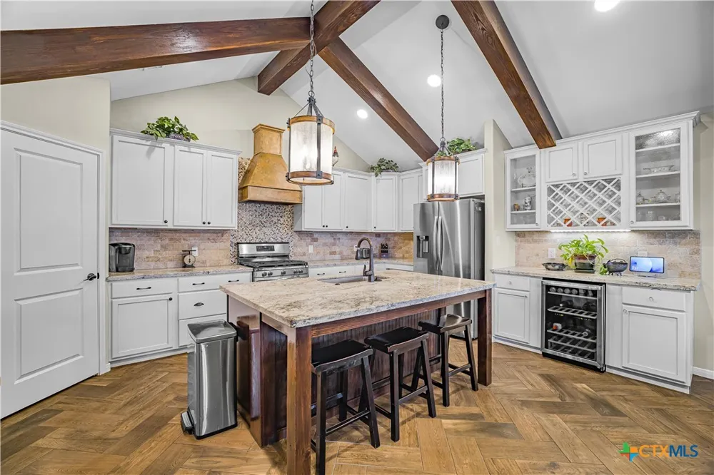 101 Gabbiano Court Victoria, TX 77904