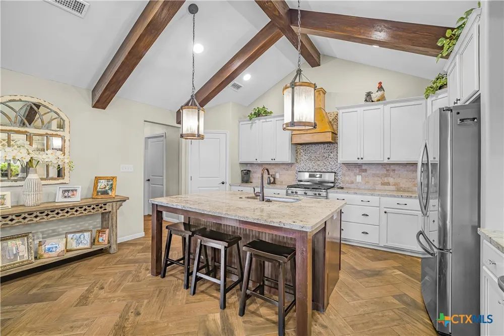 101 Gabbiano Court Victoria, TX 77904