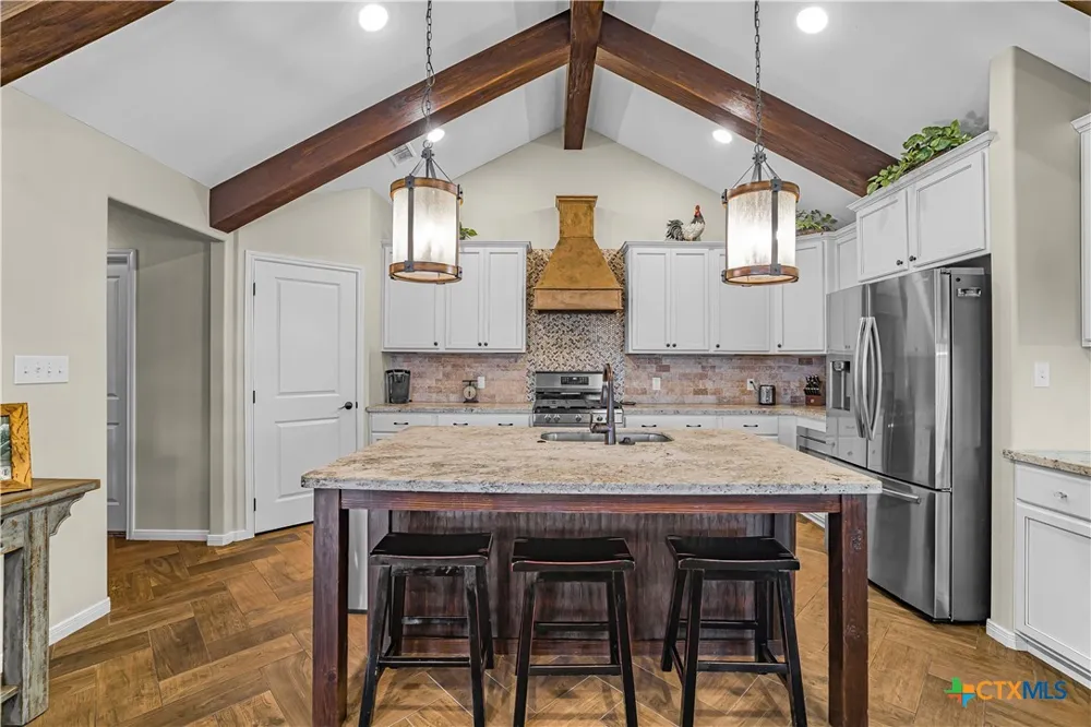 101 Gabbiano Court Victoria, TX 77904