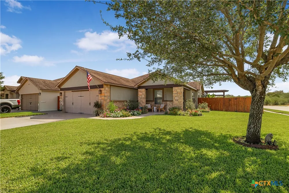 101 Gabbiano Court Victoria, TX 77904