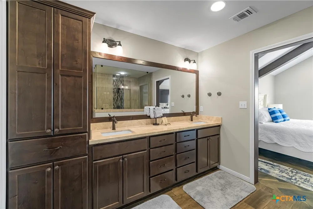 101 Gabbiano Court Victoria, TX 77904