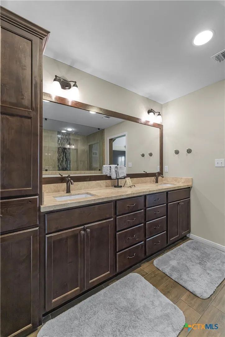 101 Gabbiano Court Victoria, TX 77904