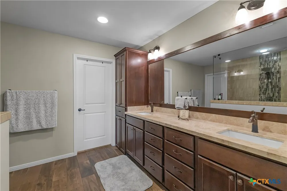 101 Gabbiano Court Victoria, TX 77904