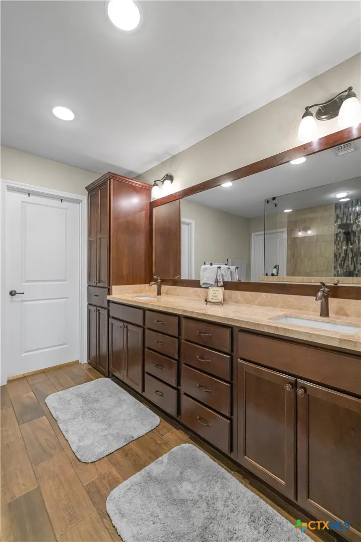 101 Gabbiano Court Victoria, TX 77904