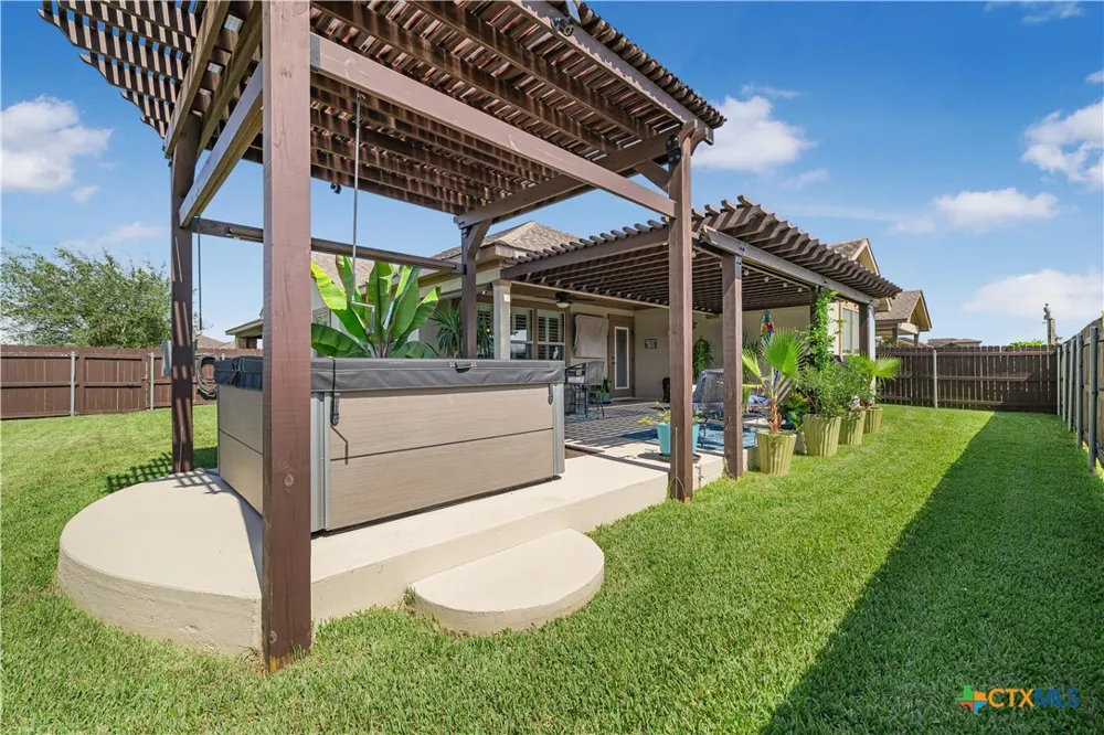 101 Gabbiano Court Victoria, TX 77904