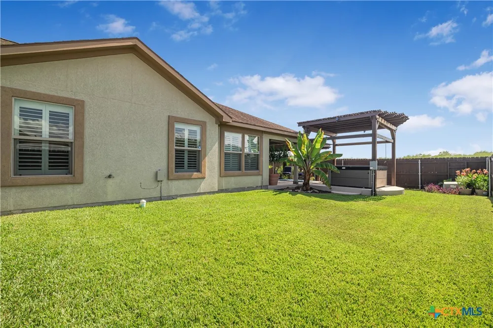 101 Gabbiano Court Victoria, TX 77904