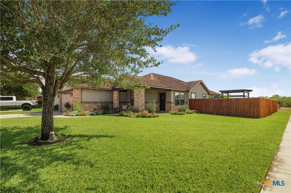 101 Gabbiano Court Victoria, TX 77904