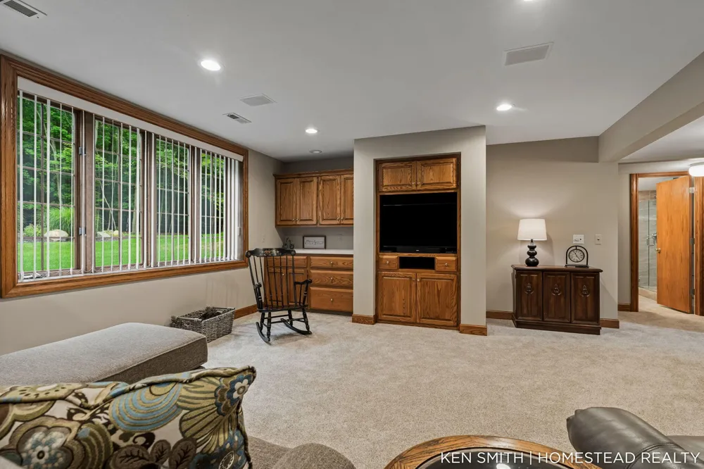 1876 Columbus Street Holland, MI 49424