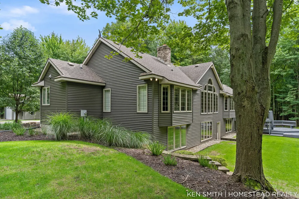 1876 Columbus Street Holland, MI 49424