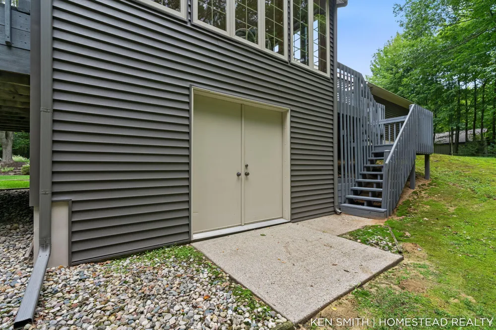 1876 Columbus Street Holland, MI 49424