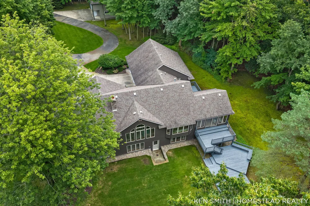 1876 Columbus Street Holland, MI 49424