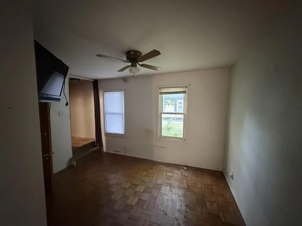 2744 Huizenga Street Muskegon, MI 49444