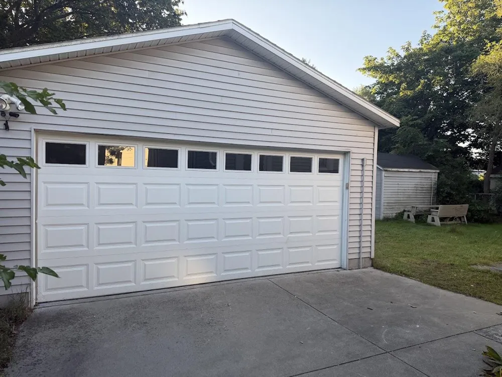 2744 Huizenga Street Muskegon, MI 49444