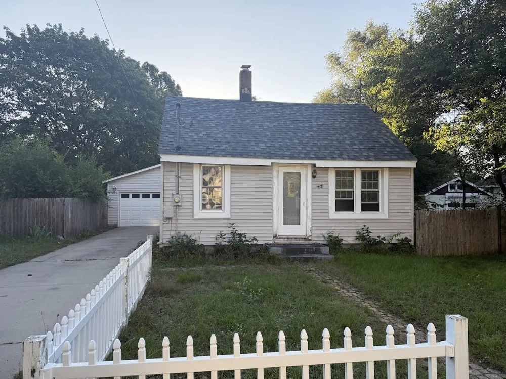 2744 Huizenga Street Muskegon, MI 49444