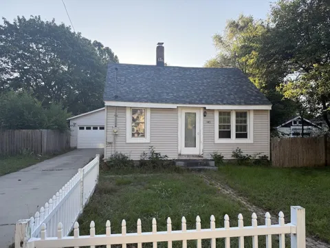 2744 Huizenga Street