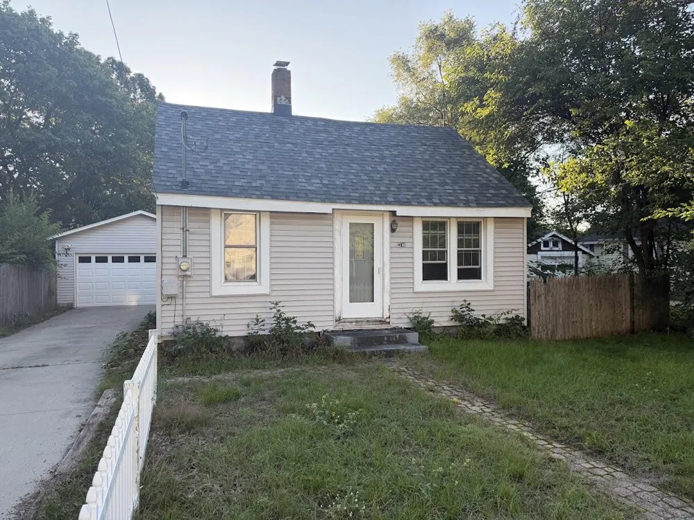 2744 Huizenga Street Muskegon, MI 49444