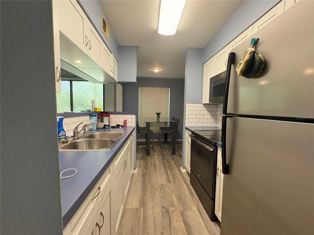 8702 MALLARD RESERVE DRIVE #104 Tampa, FL 33614