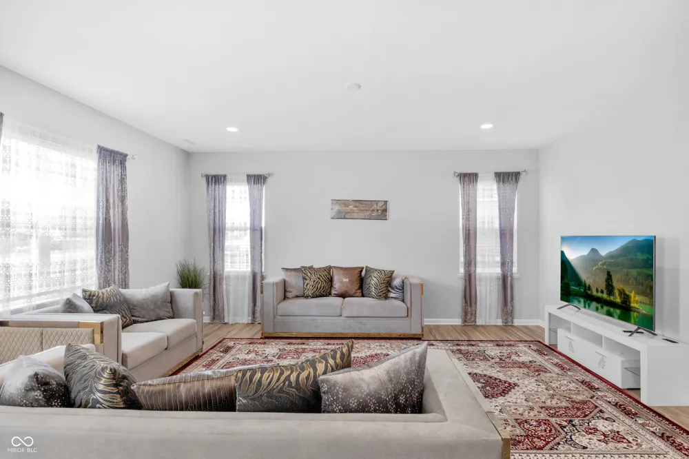 5146 Triple Crown Way Indianapolis, IN 46237