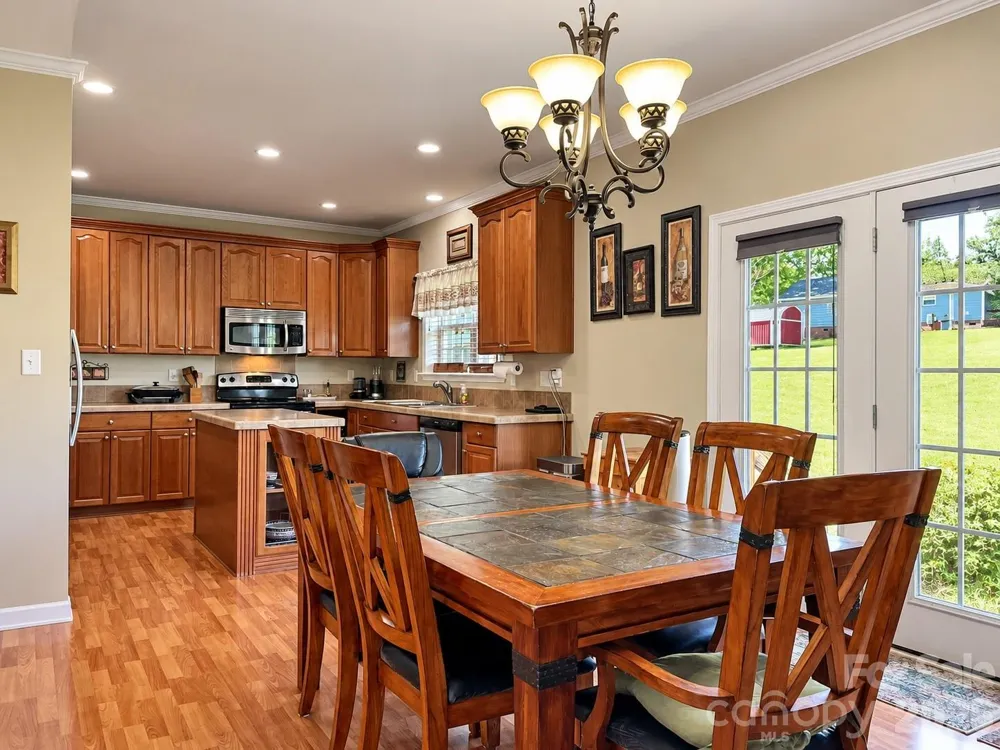 1046 Edgemont Terrace Morganton, NC 28655