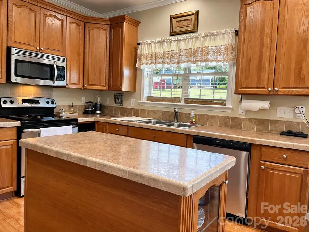 1046 Edgemont Terrace Morganton, NC 28655