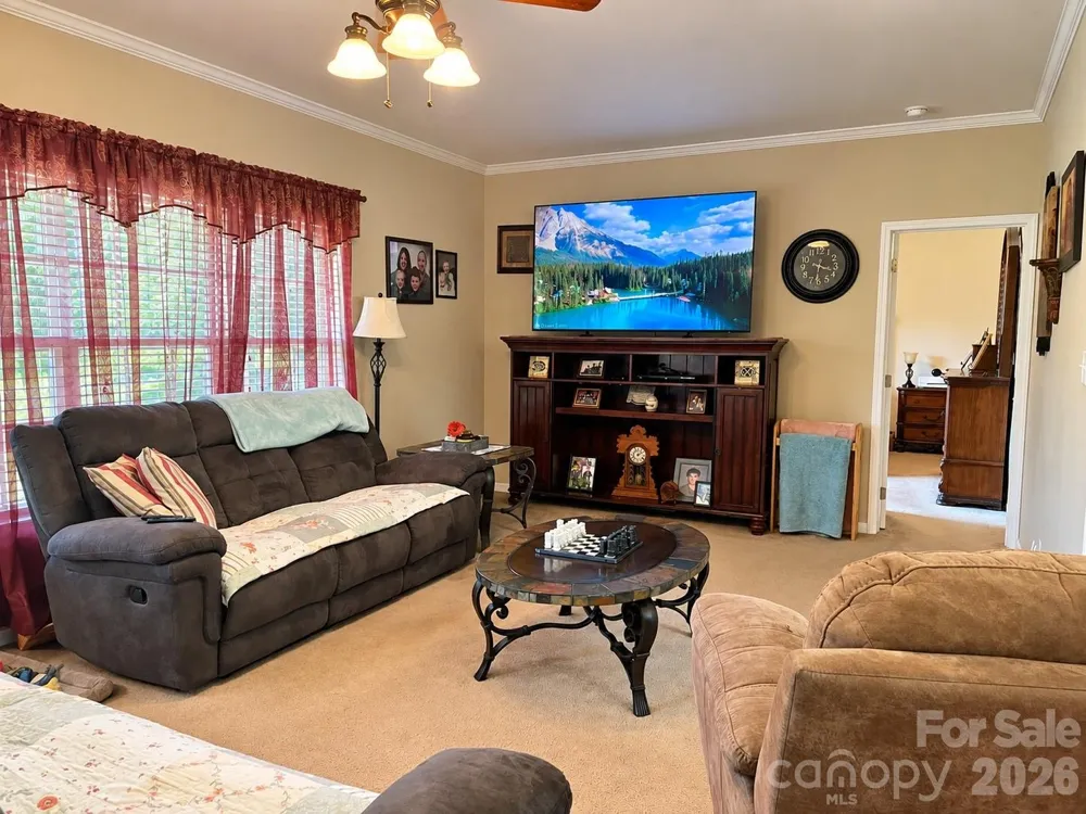 1046 Edgemont Terrace Morganton, NC 28655