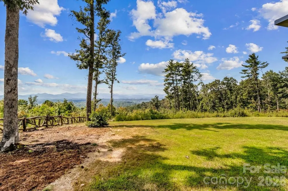 98 Running Ridge Road Asheville, NC 28804