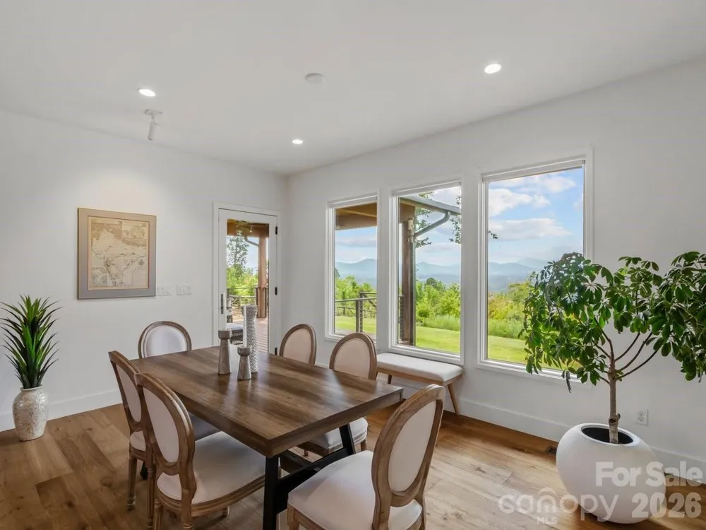 98 Running Ridge Road Asheville, NC 28804
