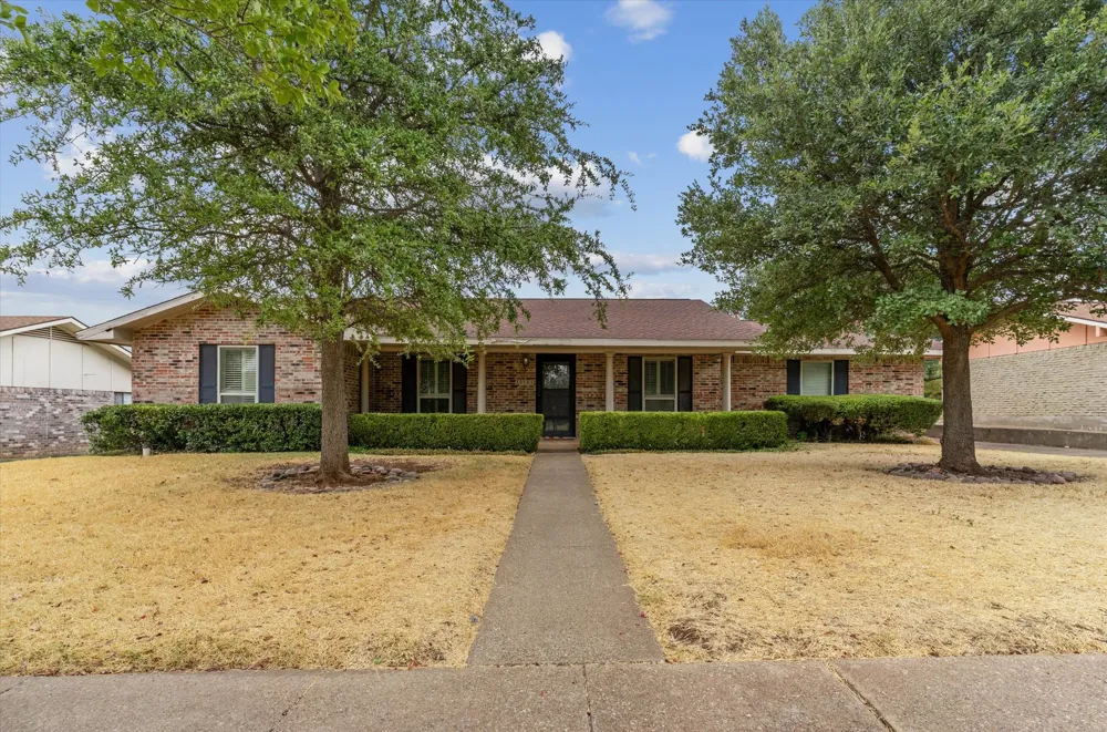 13121 Pennystone Drive Farmers Branch, TX 75244